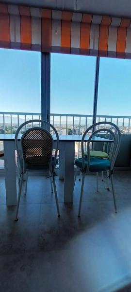 AU NAUTILUS studio au port avec loggia et parking - plage à 50 m